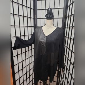 NWT Chico's Travelers  Size 3(XL/16) Black 3/4 Sleeve Top W/ Faux Leather/Suede